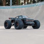 1/5 OUTCAST 8S EXB AVC 4X4 RTR Brushless Stunt Truck, Black - Image 4