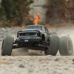 1/8 NOTORIOUS 6S 4X4 RTR Brushless Stunt Truck, Black - Image 8