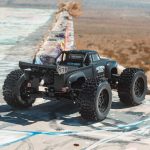 1/8 NOTORIOUS 6S 4X4 RTR Brushless Stunt Truck, Black - Image 4